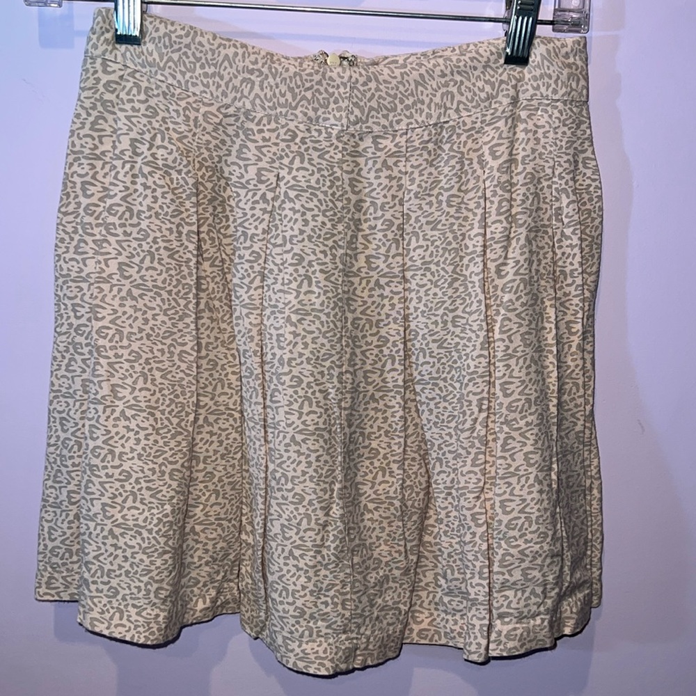 Sim & Sam Mini Skirt Women XS Beige Grey Leopard Print Pleated‎ Rayon